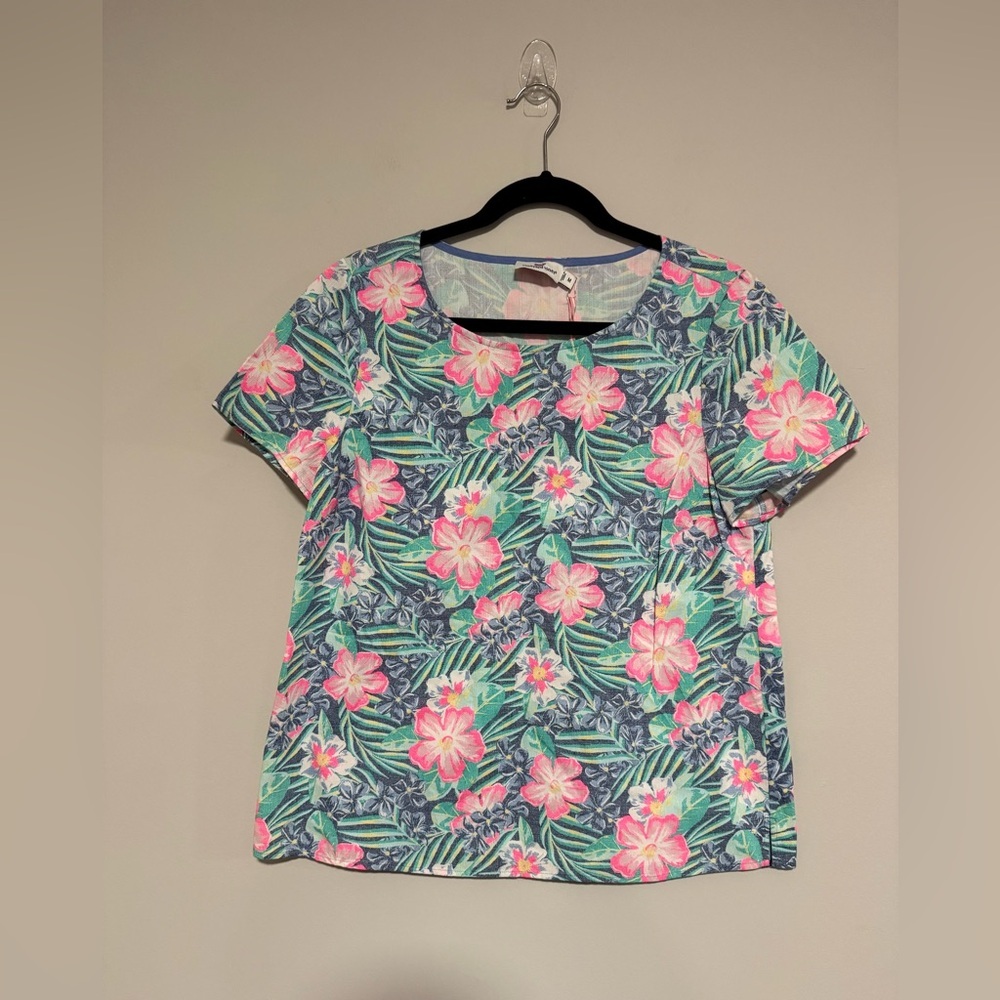 Vineyard Vines Island Floral Short Sleeve Top Medium  Tropical Cruise Beach NWT